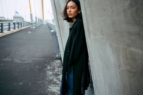 Sandra oh: biographie, filmographie et meilleurs rôles de l'actrice canadienne